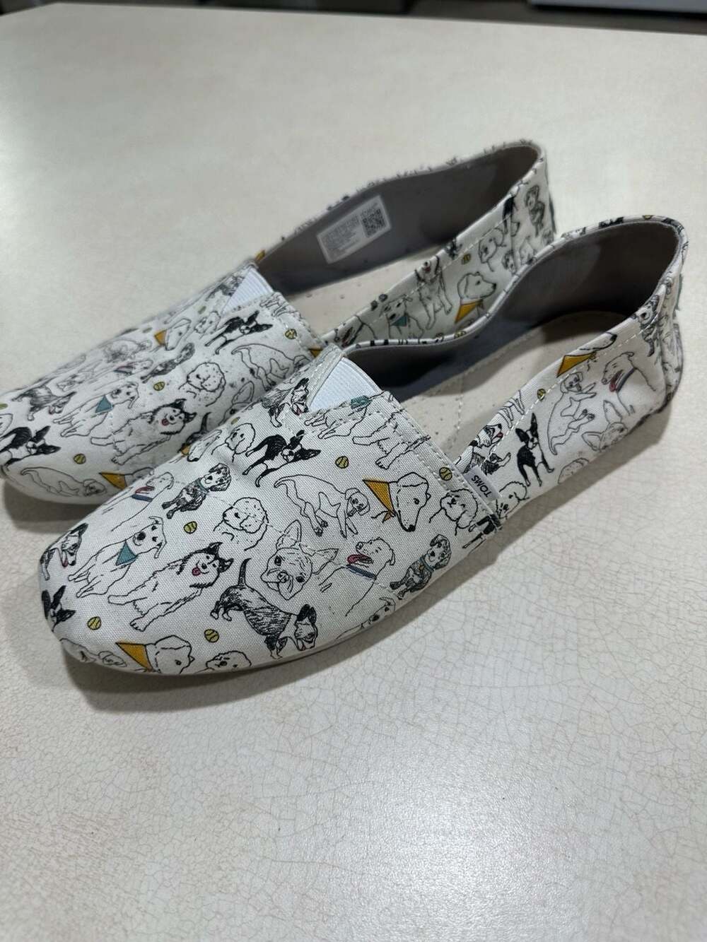 TOMS Classic Slip-On Canvas Flats Shoe Cartoon Dog Print size 9.5